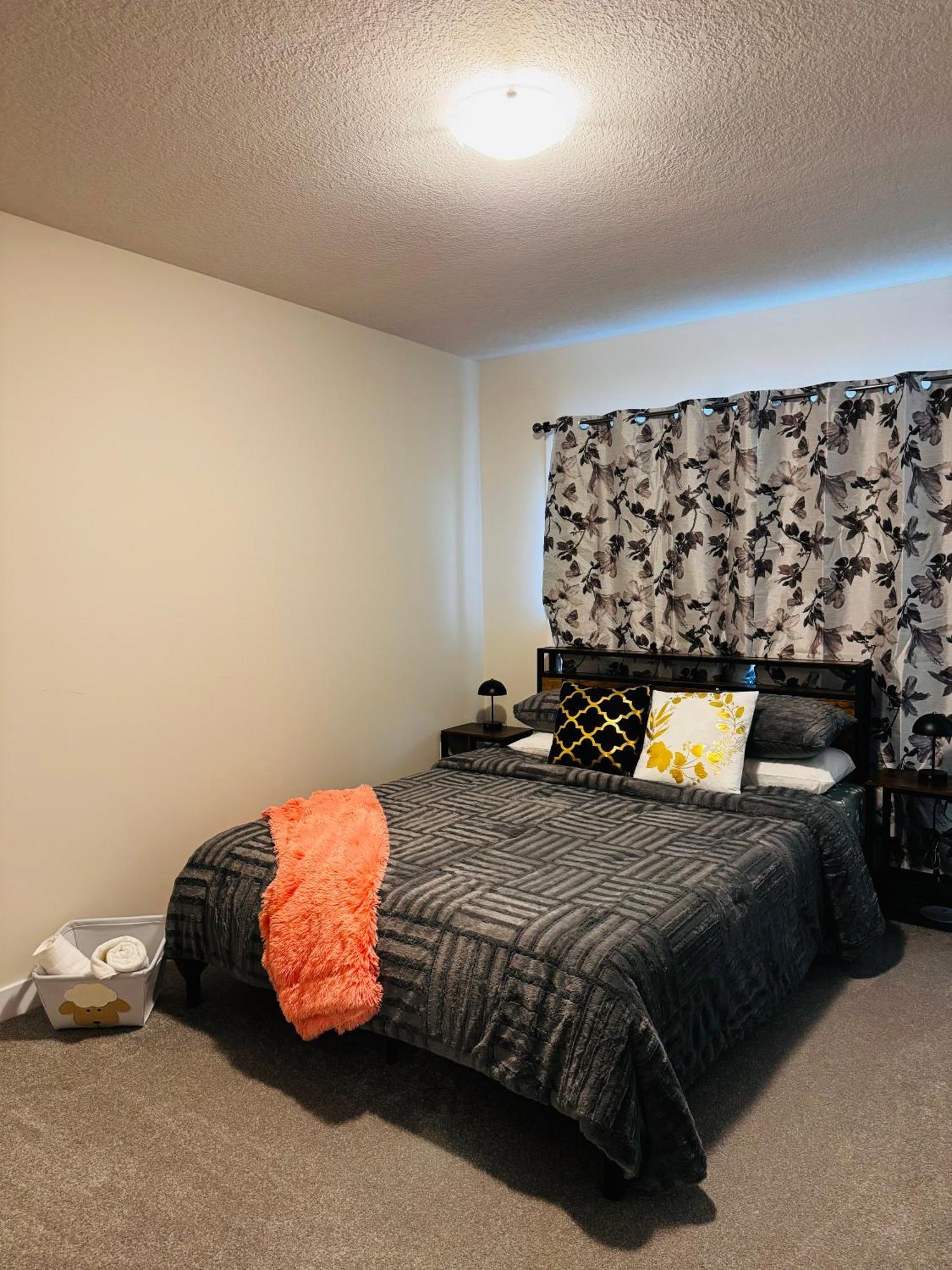 Have Whole House To Yourself Thorold ภายนอก รูปภาพ